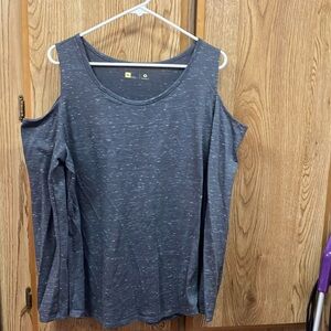 Version XL cold shoulder long sleeve shirt